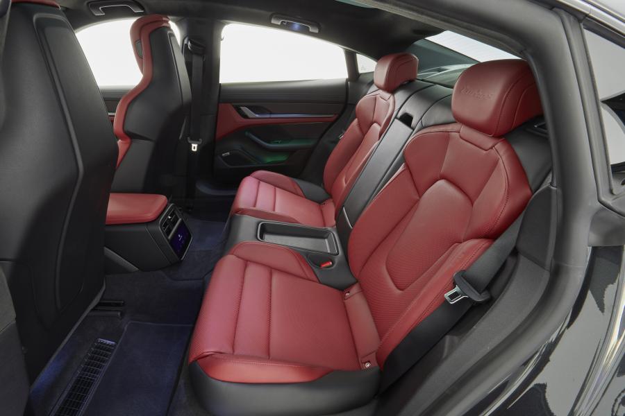 Интерьер Porsche Taycan Turbo S 2020 года  (AU) (фото 12 из 30)